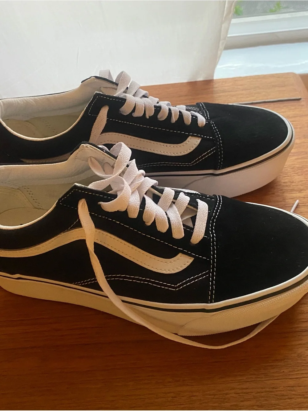 New Without Tags Vans Women's Platform Old Skool Sneakers in Black/White